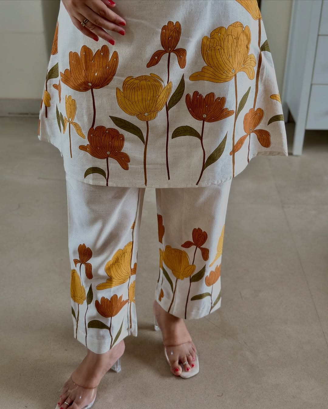 Wonderfully Cotton Flex Fabric Flower Printed sleeves less Kurta With Pant Coord Set