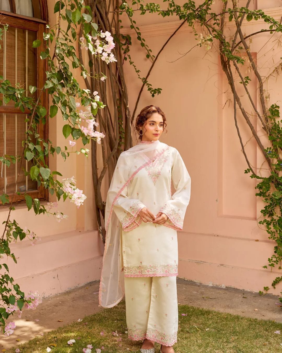 New Design for Festive Pure Chandaria Fabric Embroidery Sequence Neck Work Kurta With Pant & Dupatta Set